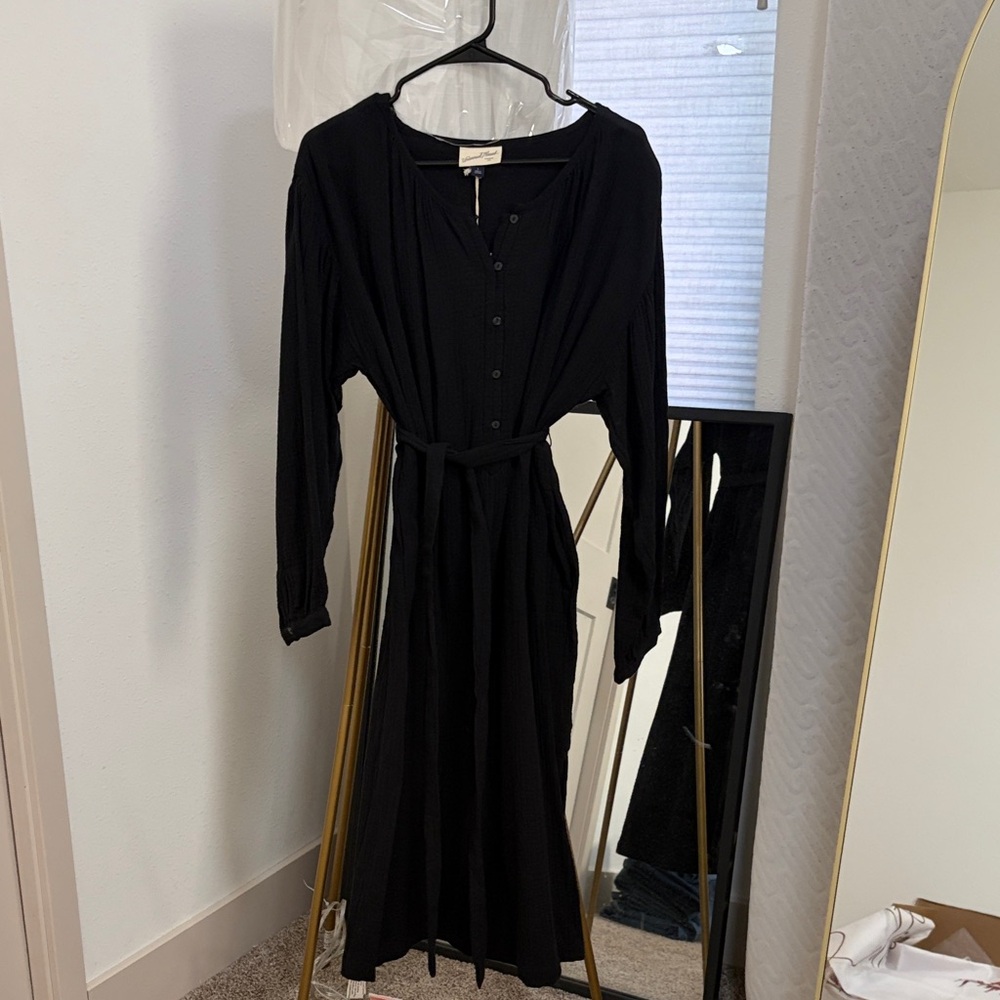 Universal Thread Black Long Sleeve Dress